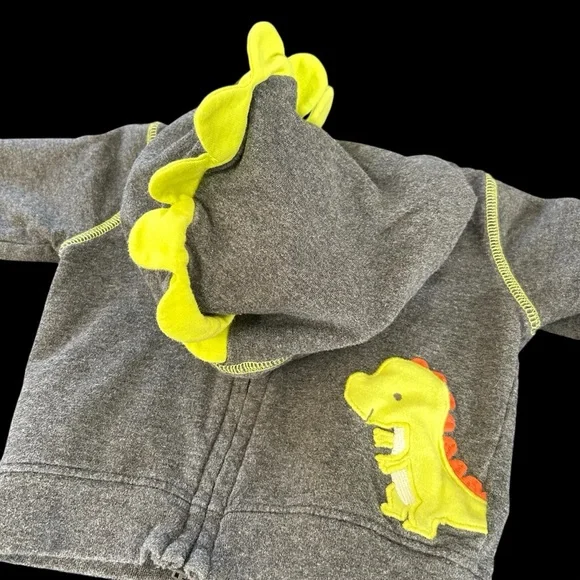 Bundle/ Lot Of 34 Baby Boy Clothes Size 6 Months Pants Bodysuits Hoodies - Picture 10 of 10